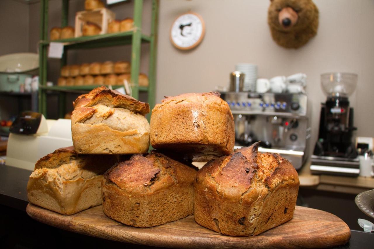 The Bear Bread Bakery B&B, Ensuite Rooms Above The Bakery, Colyton Exterior photo